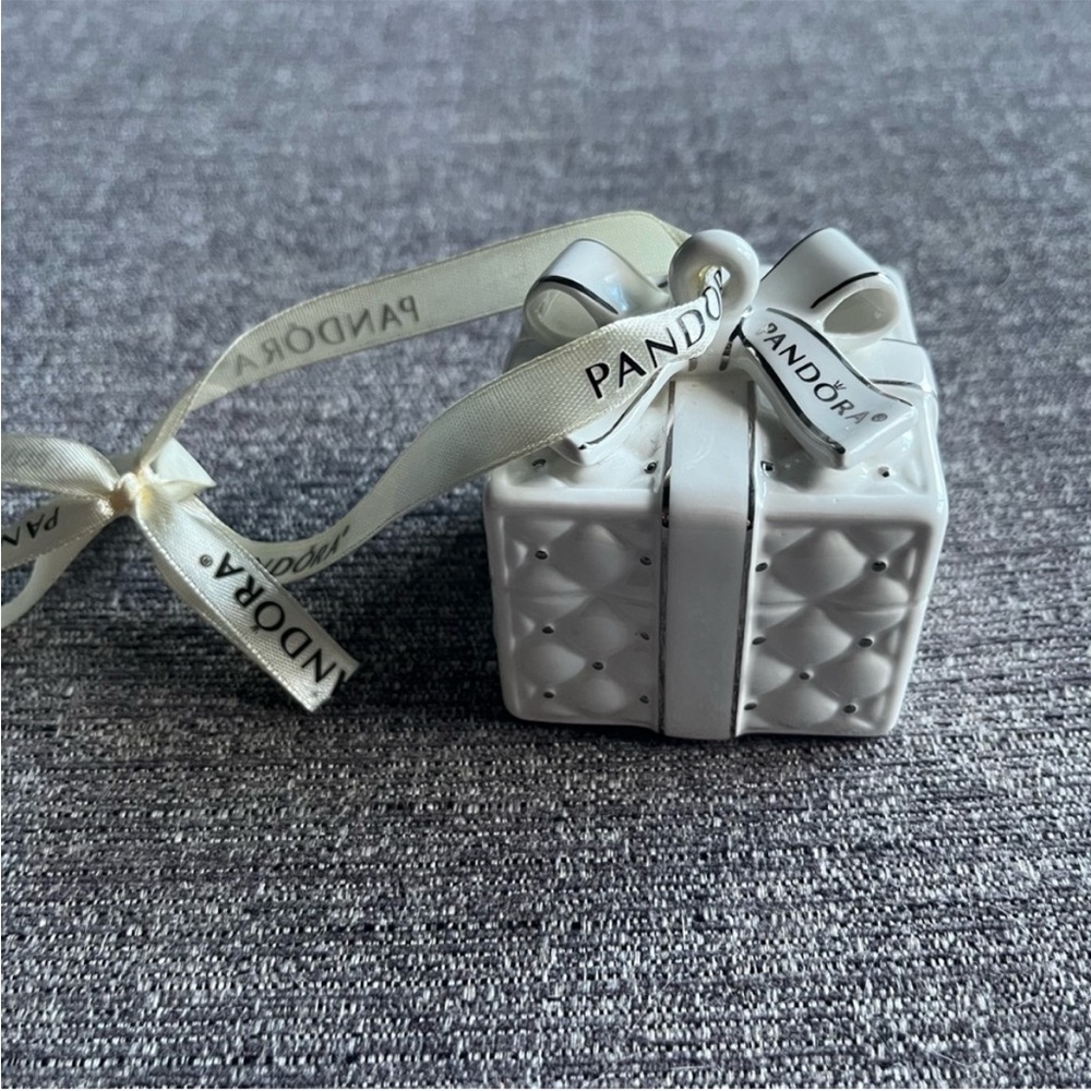 PANDORA 2016 Christmas Ornament